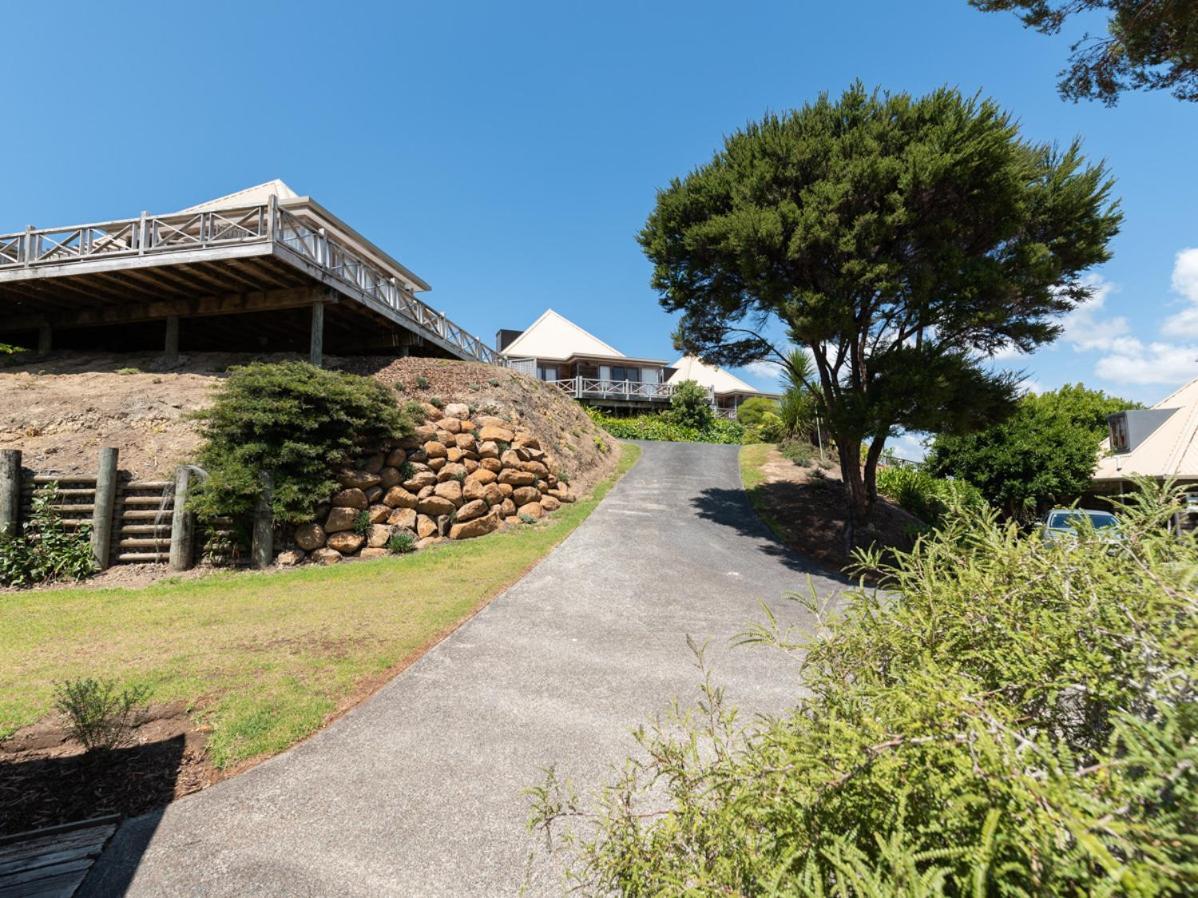 Te Maiki Escape - Russell Holiday Home מראה חיצוני תמונה